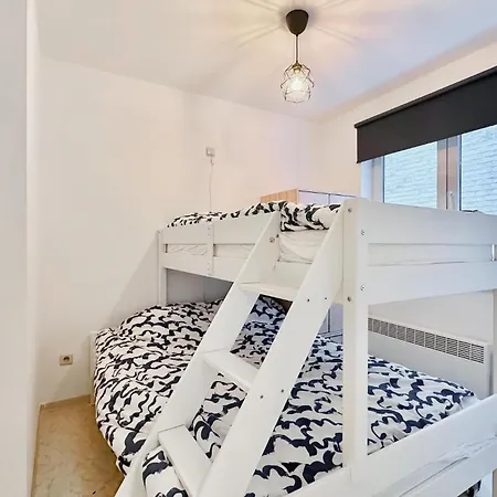 2 Bedroom Lovely In Ostende