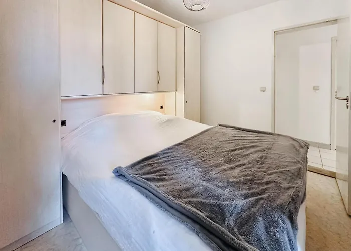 2 Bedroom Lovely In Apartament Ostenda