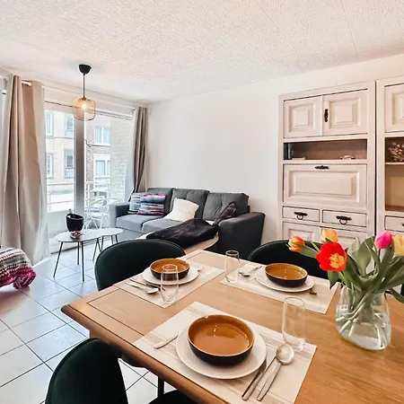 2 Bedroom Lovely In Appartement