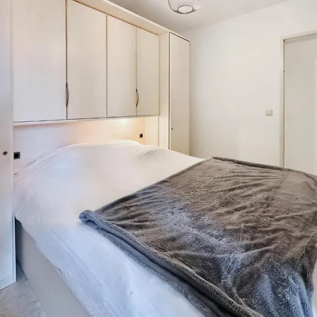 2 Bedroom Lovely In Appartement Ostende